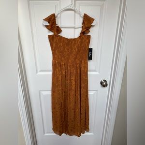 Lulu’s off-the-shoulder midi dress